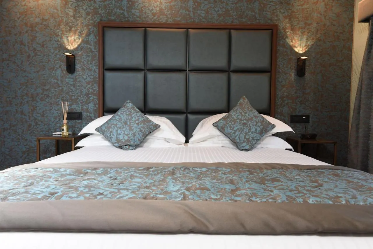 Rosa Salva Suites Venedig 0*,