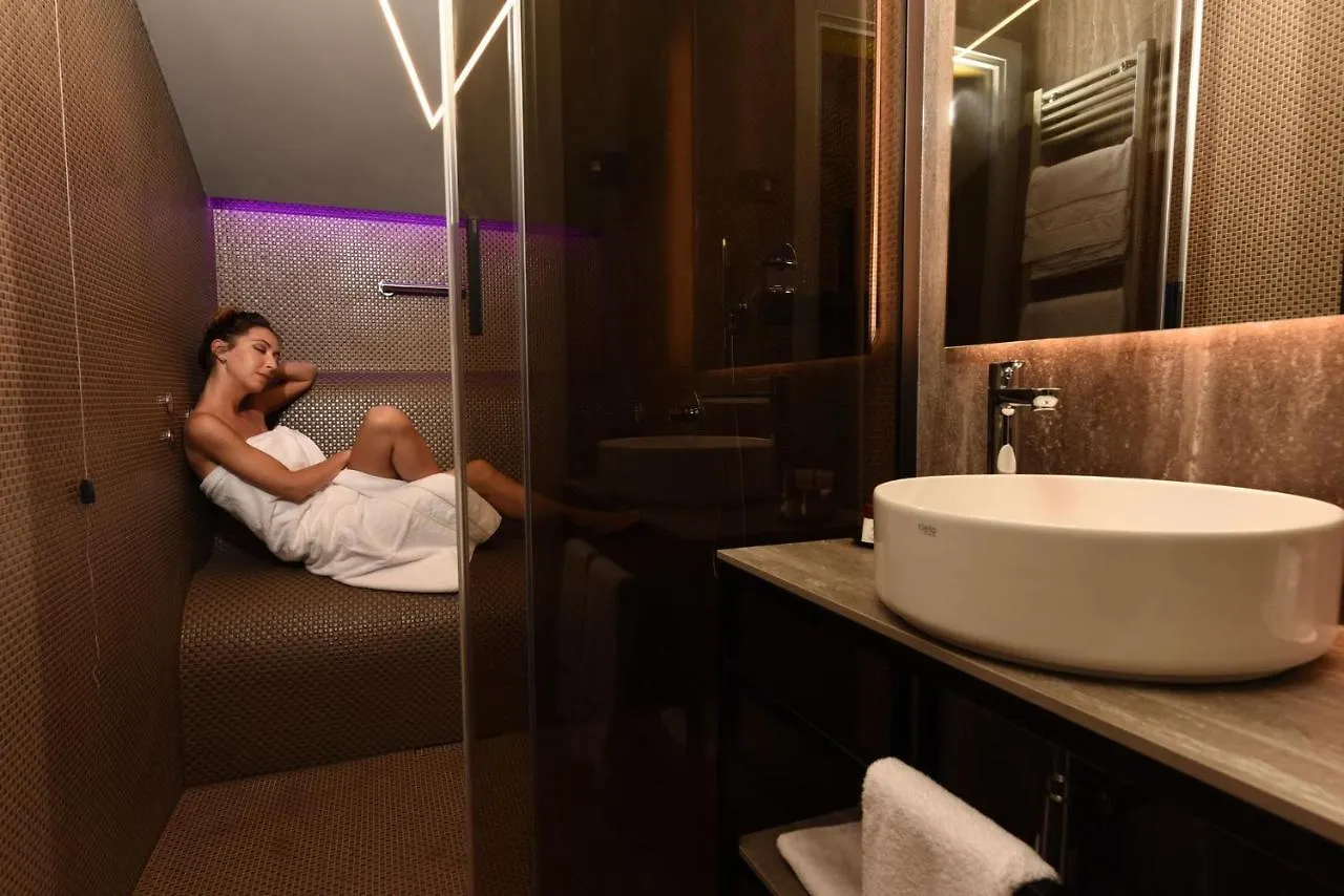 Rosa Salva Suites kontakter